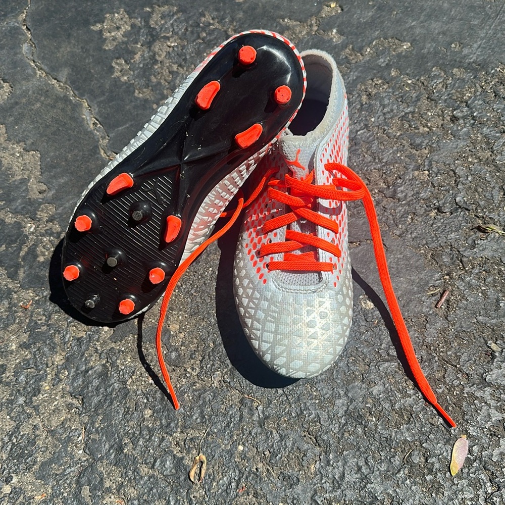 COPY - Youth Puma Future Cleats Size 2.5CJunior Soccer. Never worn